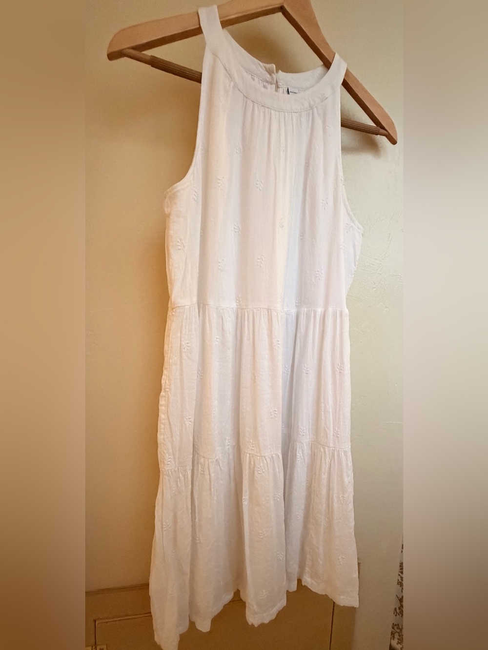 Old Navy White Sleeveless Tiered Midi Dress